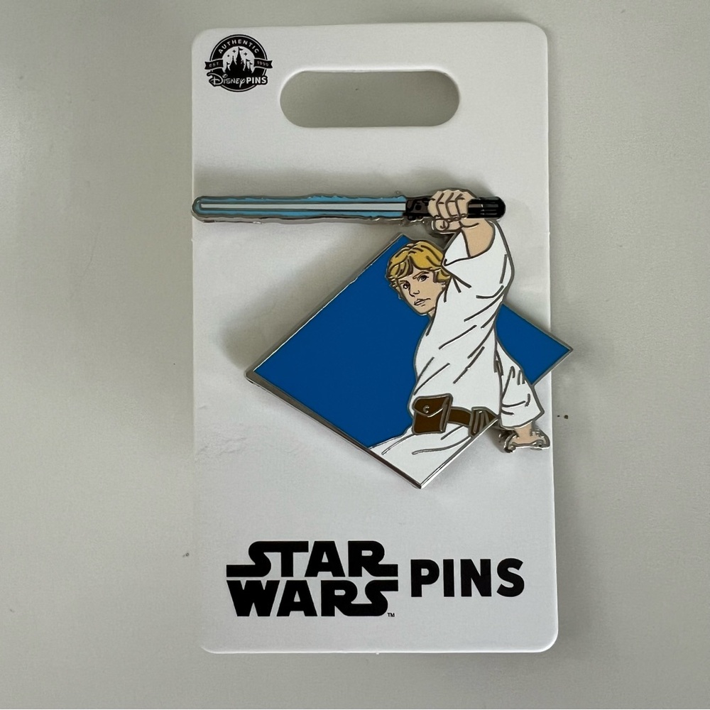 Disney Star Wars Luke Skywalker Pin Jedi Lightsaber